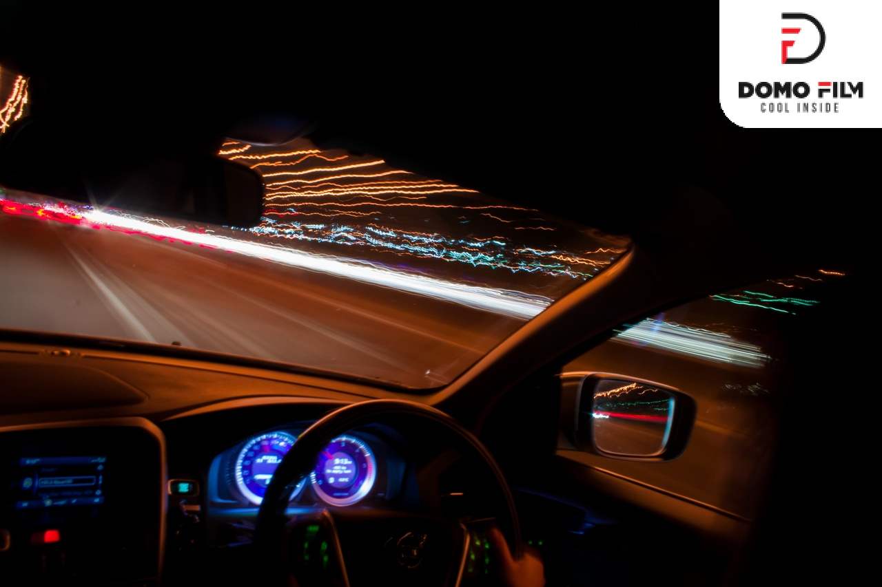 Cara Mengatasi Mata Silau Saat Berkendara Mobil di Malam Hari