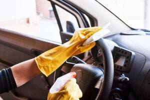 Cara Membersihkan Interior Mobil yang Kusam, Biar Nyaman saat di Perjalanan