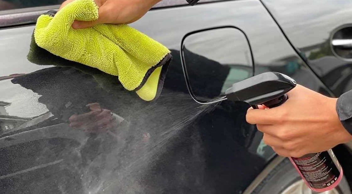 5 Cara Kerja Cuci Mobil Tanpa Air & Bahaya Waterless