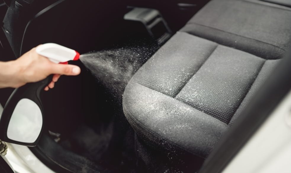 Bersihkan Jok Mobil Berjamur, Pakai 5 Obat Jamur Ini