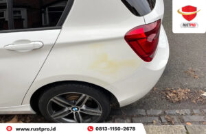 5 Penyebab Noda Kuning Mobil Putih & Cara Ampuh Hilangkannya