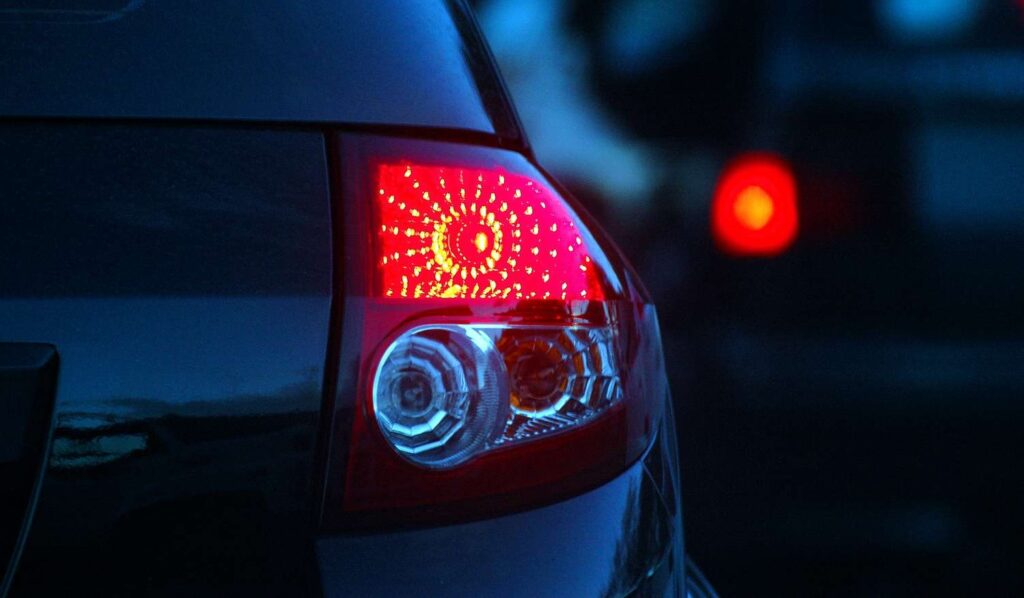 5 Penyebab Lampu Rem Mobil Mati, Bahaya Kecelakaan!