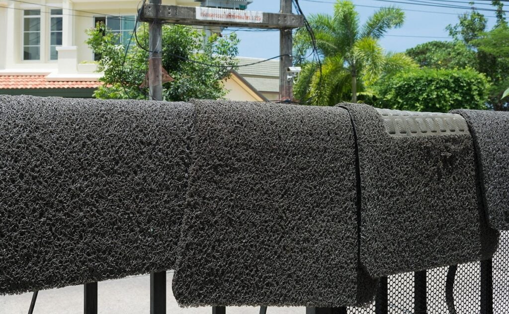 6 Cara Mengeringkan Karpet Mobil Basah Dengan Cepat
