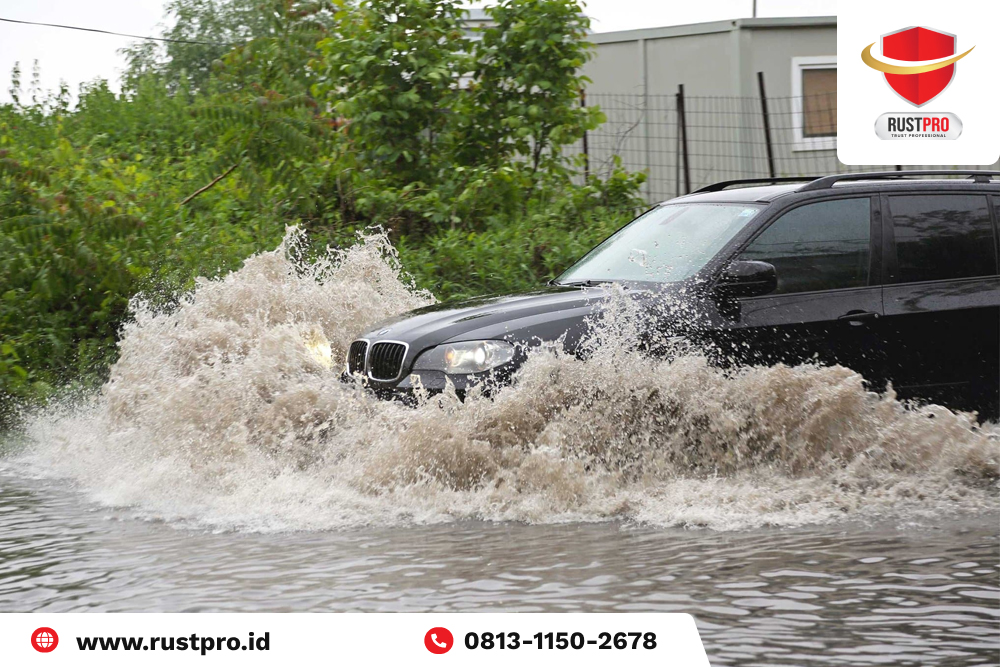5 Cara Mobil Matic Melewati Banjir, Anti Mati & Mogok