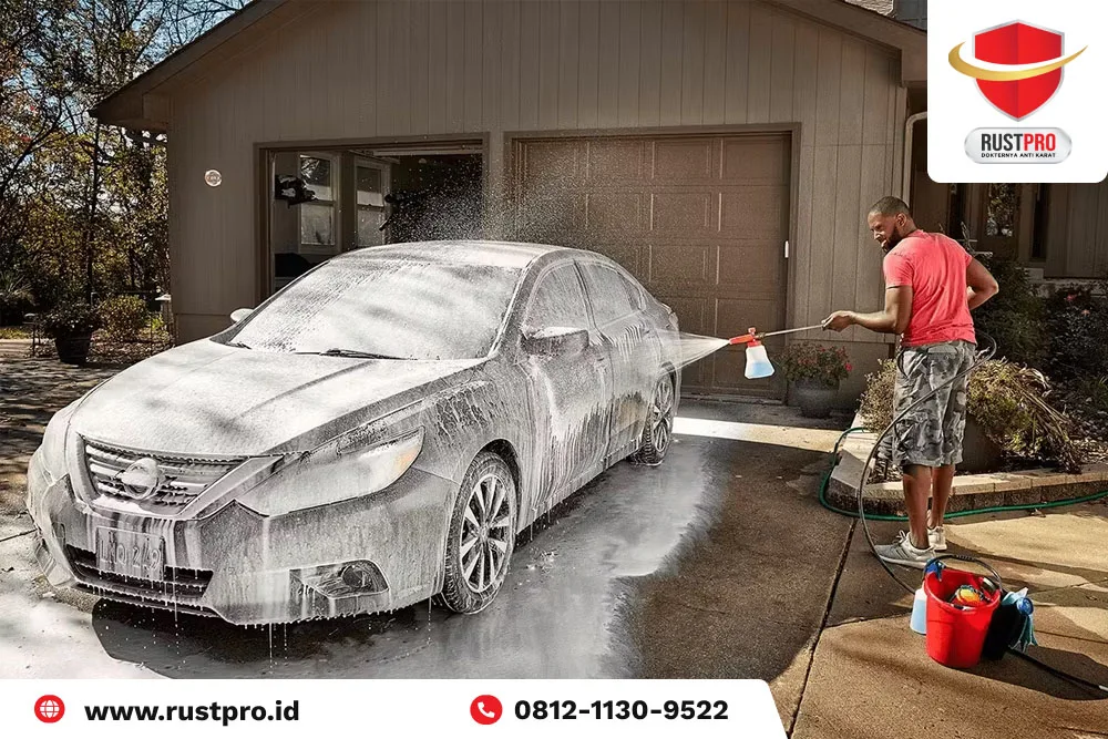 Mengapa Menghindari Mencuci Mobil dengan Air Keras, Yuk Simak!