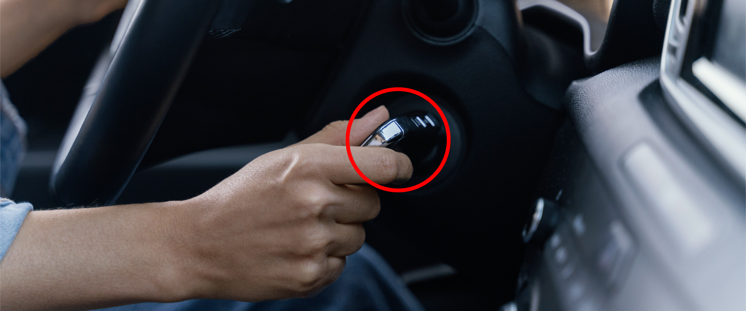 Cara membersihkan kunci kontak mobil karatan