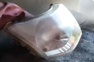 Cara Menghilangkan Baret Mika Lampu Mobil