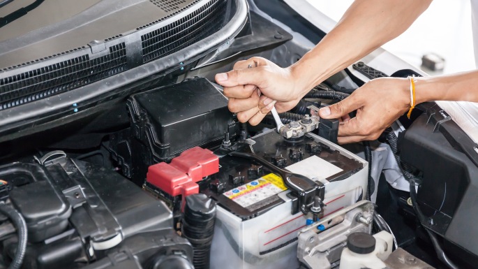 Cara Ganti Aki Mobil Matic
