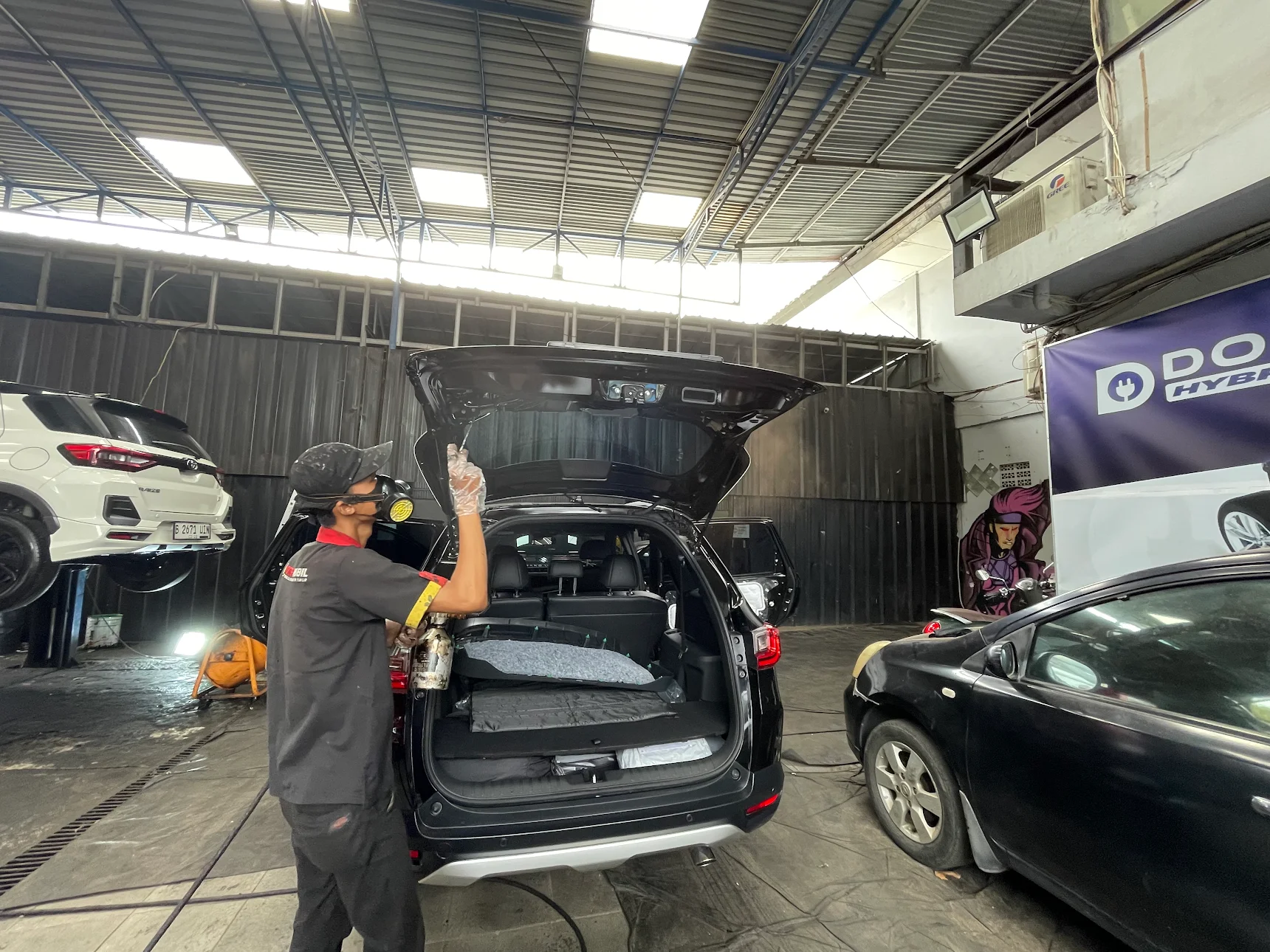 Anti karat mobil Tugu Selatan