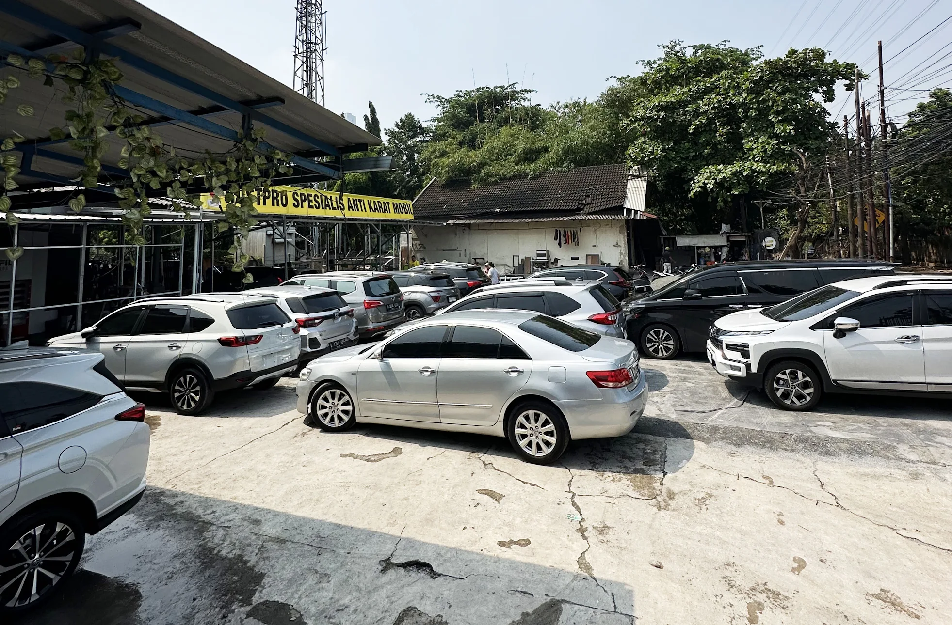 Anti karat mobil Rawa Badak Utara