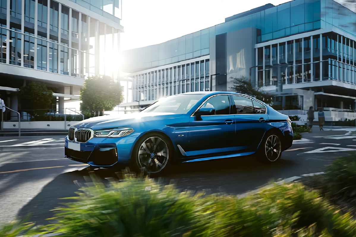 Anti Karat Mobil Sedan Panjang Jiwo di Tenggilis Mejoyo