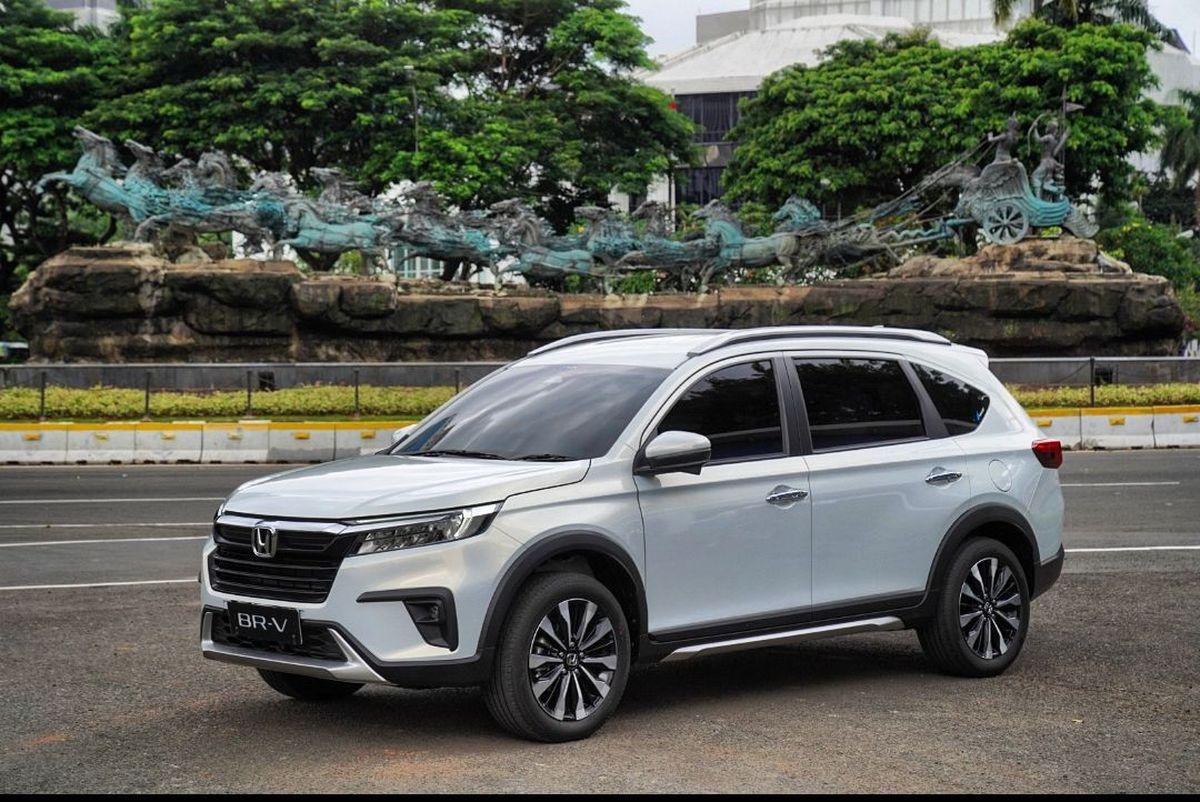 anti karat Mobil SUV Maricaya di Makassar