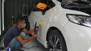 Salon Mobil Sedan Dukuh Setro di Tambaksari