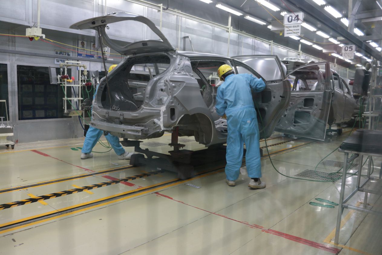 Anti Karat Mobil Hybrid Lariang Bangi di Makassar
