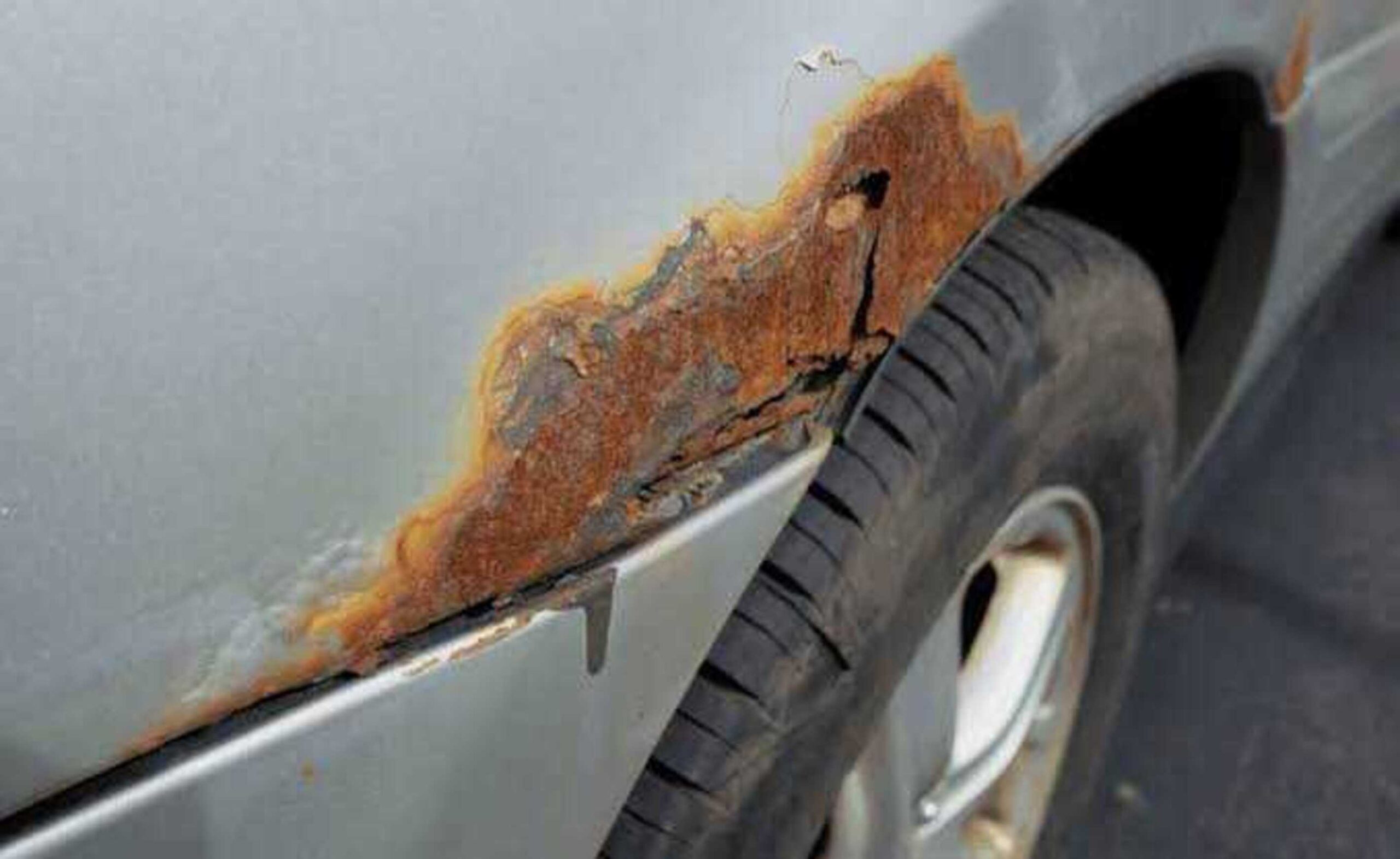 Anti Karat Mobil hybrid Lakkang di Tallo