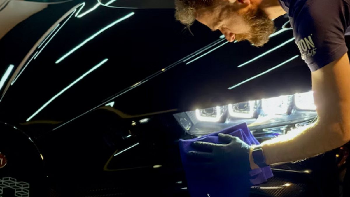 Poles Mobil SUV Dukuh Setro di Tambaksari