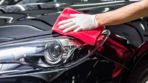 Poles Mobil Hatchback Babatan di Wiyung