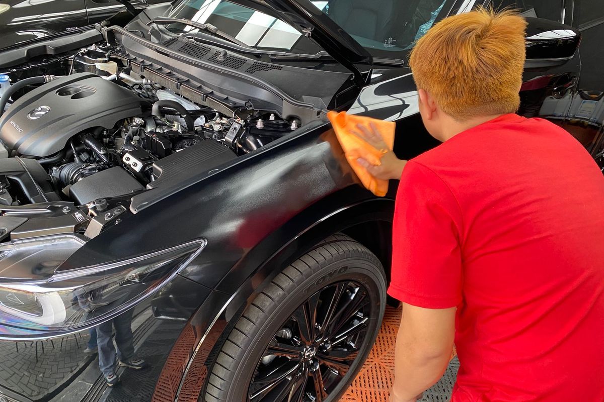 Poles Mobil Sedan Jelupang di Serpong Utara