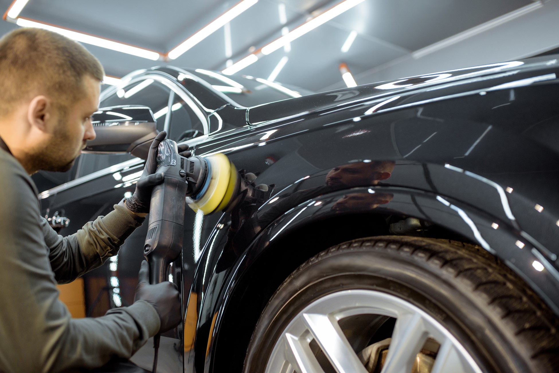 Poles Mobil Sedan Kebonbaru di Kejaksan