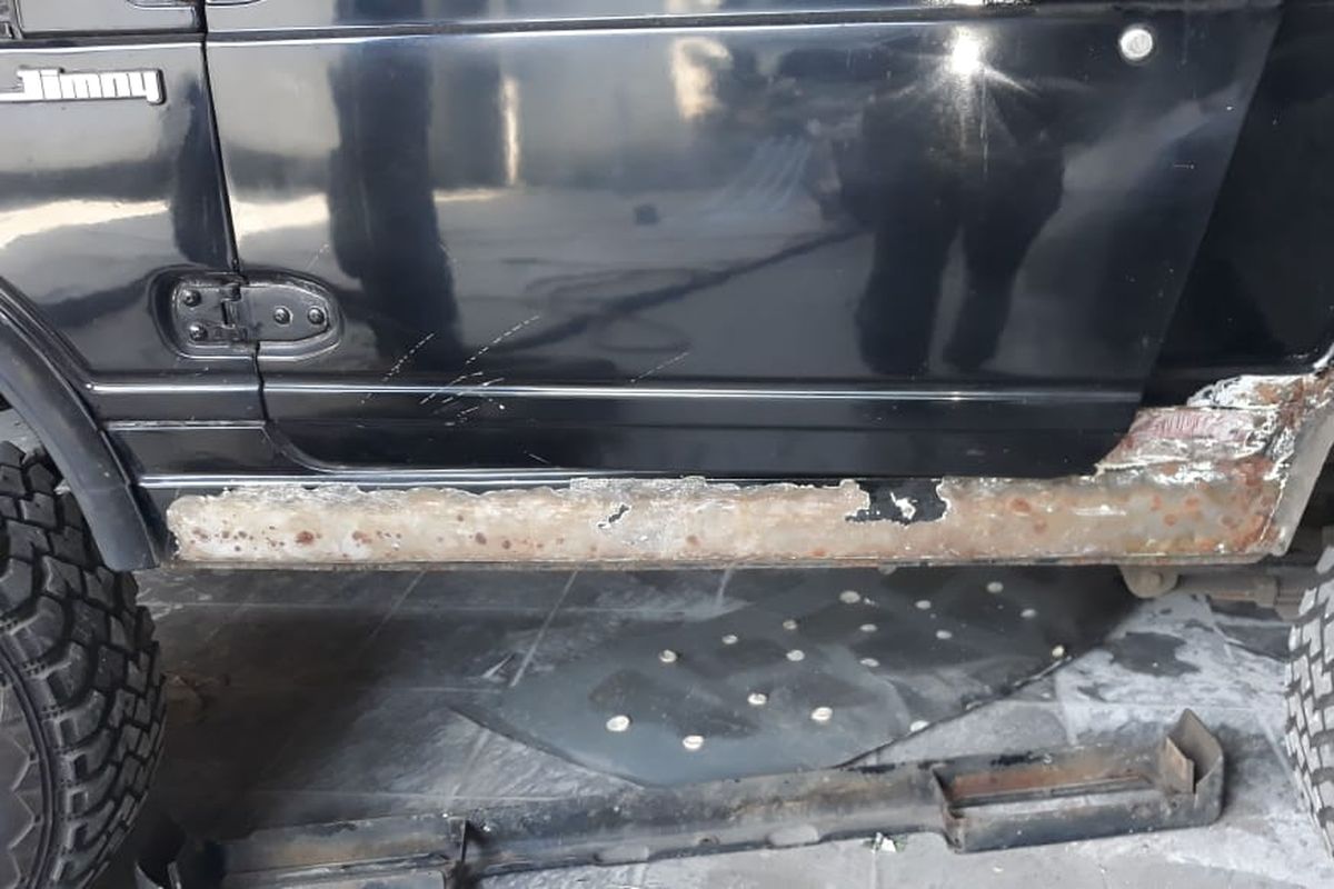 Anti Karat Mobil Terbaik Hybrid Panjang Jiwo di Tenggilis Mejoyo