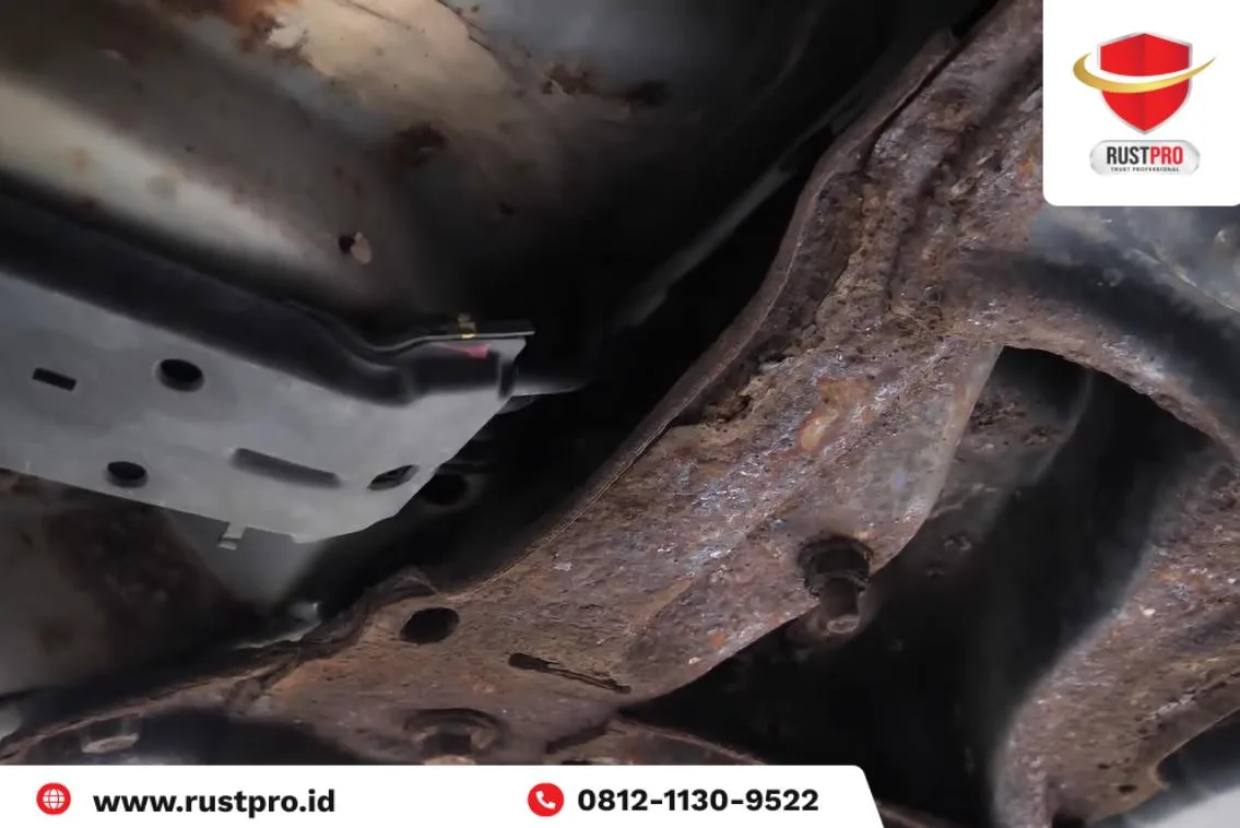 anti karat mobil BMW di Kamal Muara
