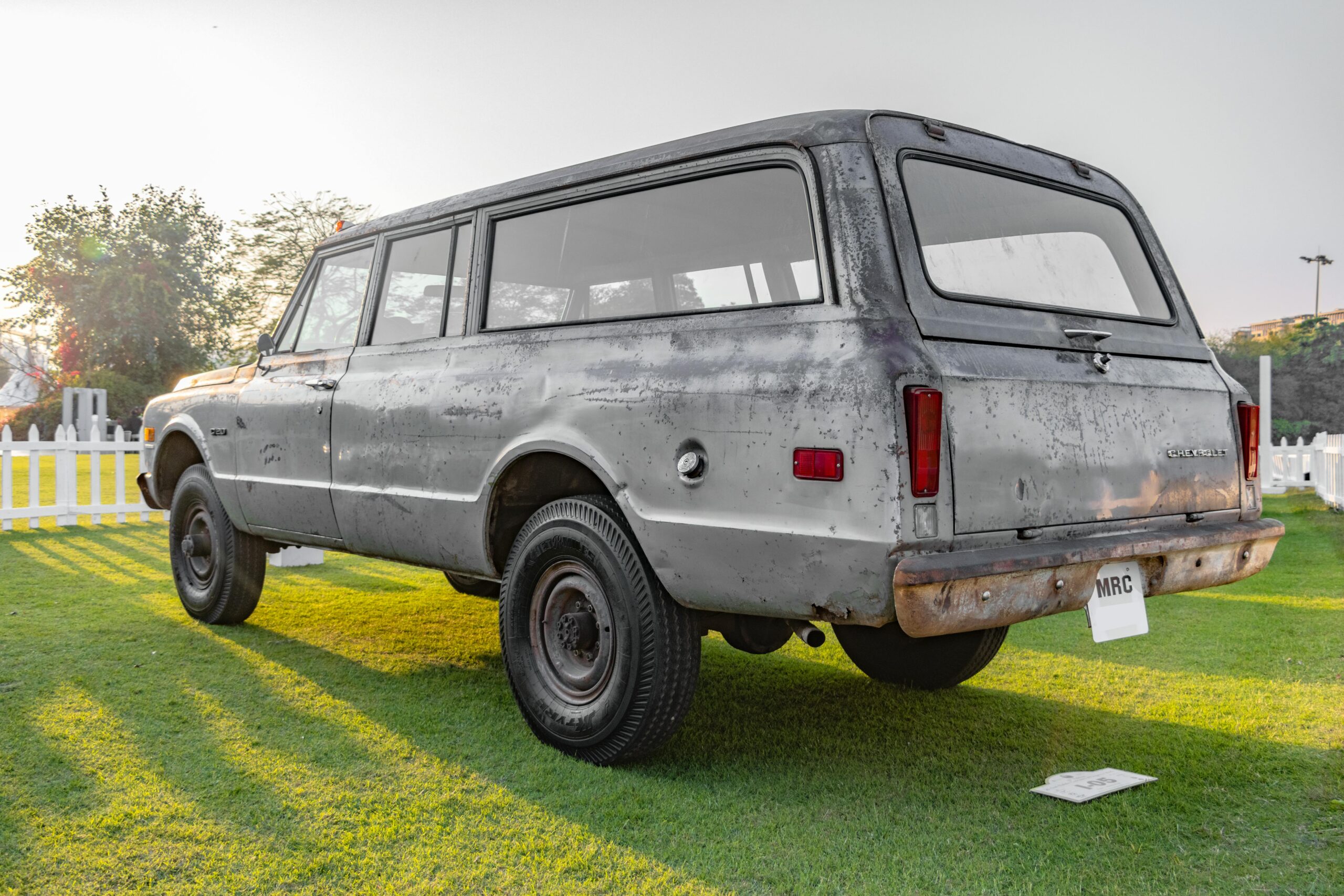 Anti Karat Mobil Resmi Seri 3 di Pal Lima