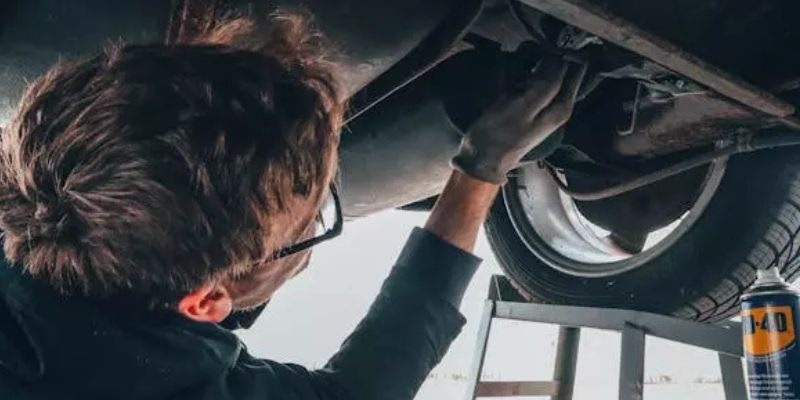 Cuci Kolong Mobil Setelah Hujan